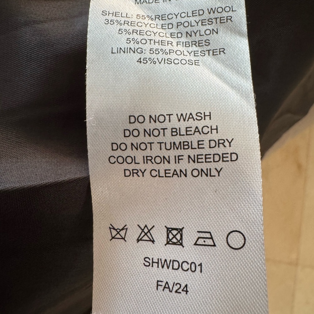 Quince Black Jacket - Picture 6 of 8